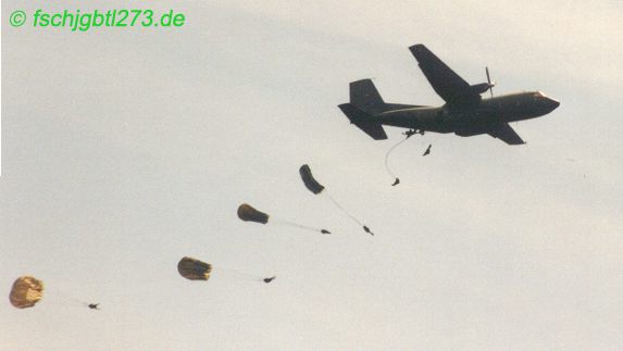 Fallschirmsprung aus Transportflugzeug C160 Transall