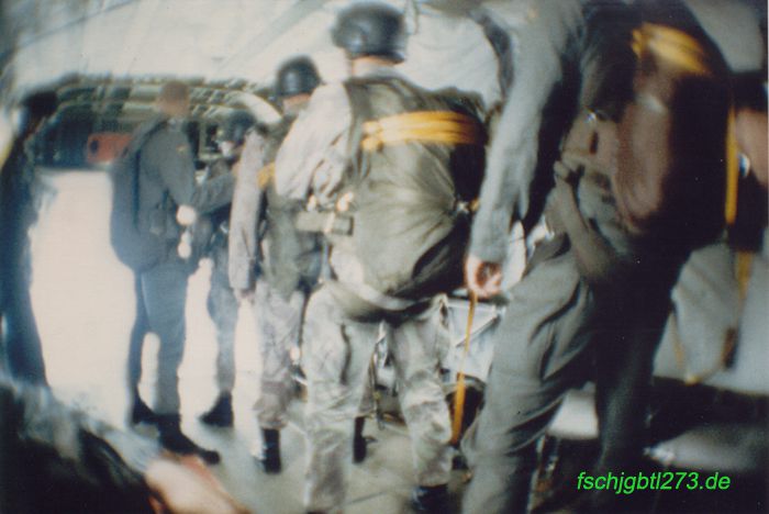 Fallschirmsprung aus Hubschrauber CH53