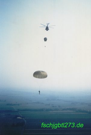 Fallschirmsprung aus Hubschrauber CH53